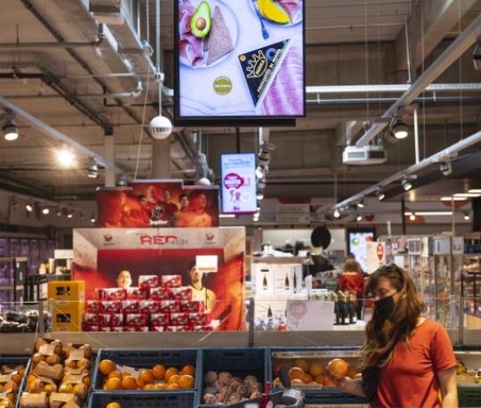 Use Digital Signage to communicate with impact outside the category